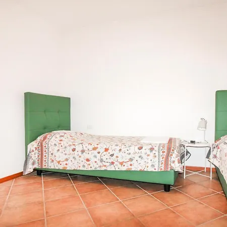 & Country Holidays *