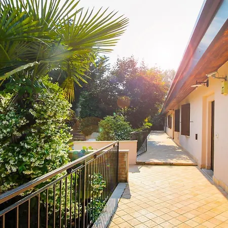 & Country Holidays * Bussolengo